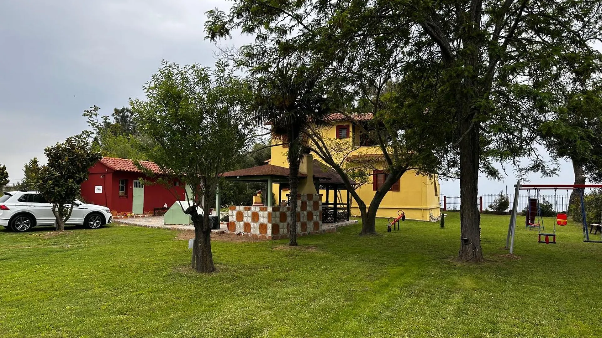 Дом отдыха Sea Front Villa Myrat Эпаноми